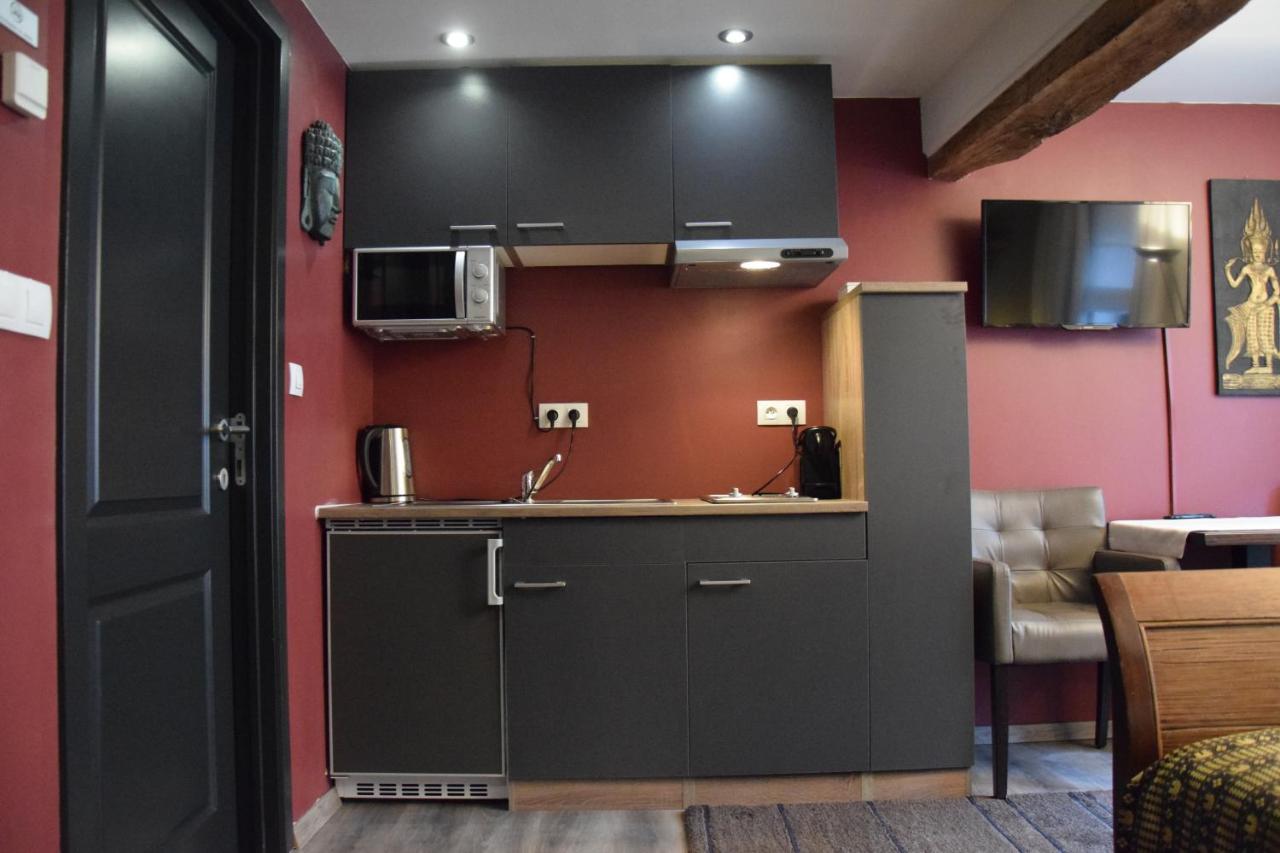 Studio Frodo En Zazou Maaseik Luaran gambar